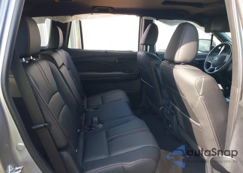 2022 Honda Passport Trail Sport z USA, uszkodzony, nr VIN 5FNYF8H68NB025262